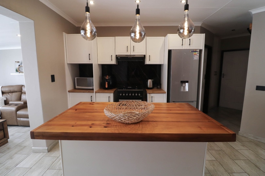 3 Bedroom Property for Sale in Langenhovenpark Free State